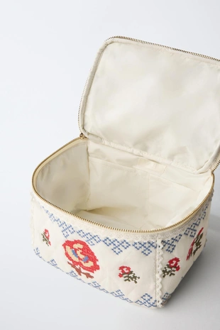 Косметичка с вышивкой- Заказать в России