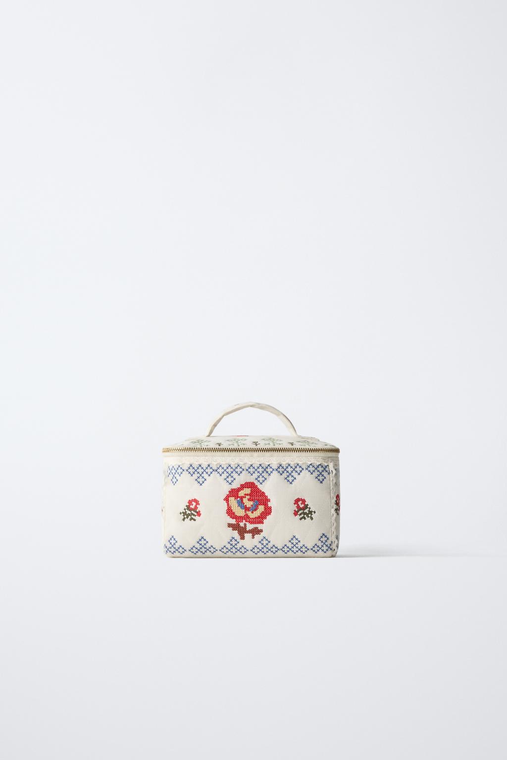 КОСМЕТИЧКА С ВЫШИВКОЙ