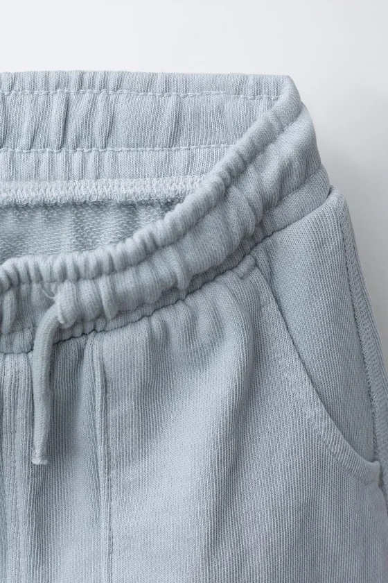 БРЮКИ-ДЖОГГЕРЫ GARMENT DYE С НАШИВКОЙ