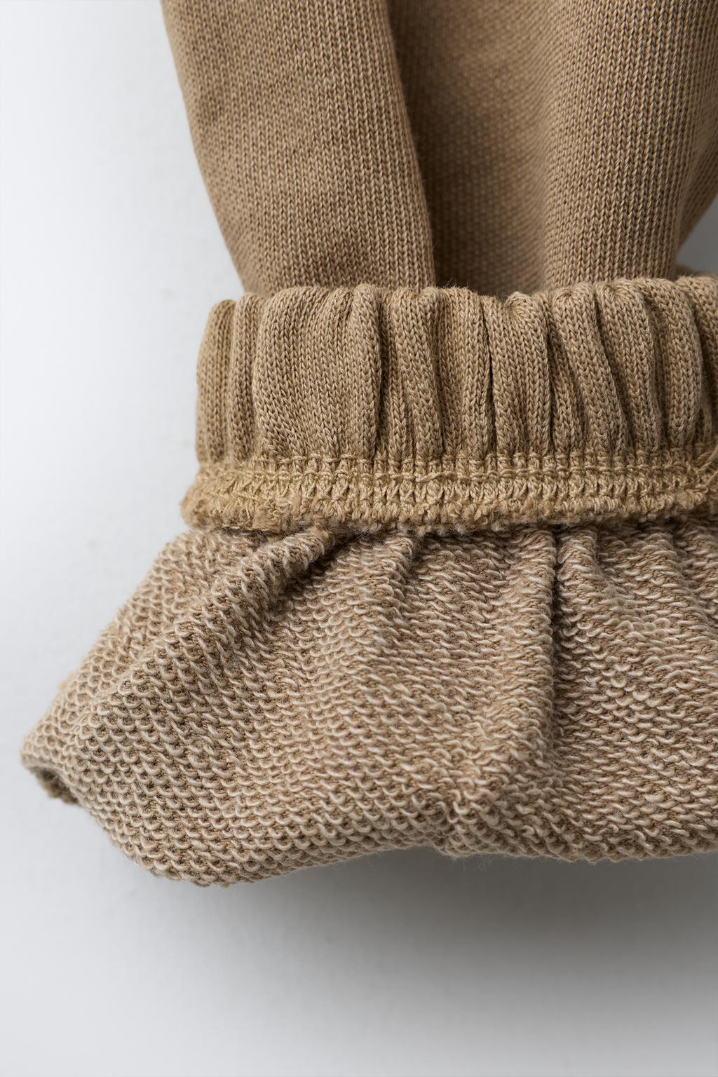 БРЮКИ-ДЖОГГЕРЫ GARMENT DYE С НАШИВКОЙ