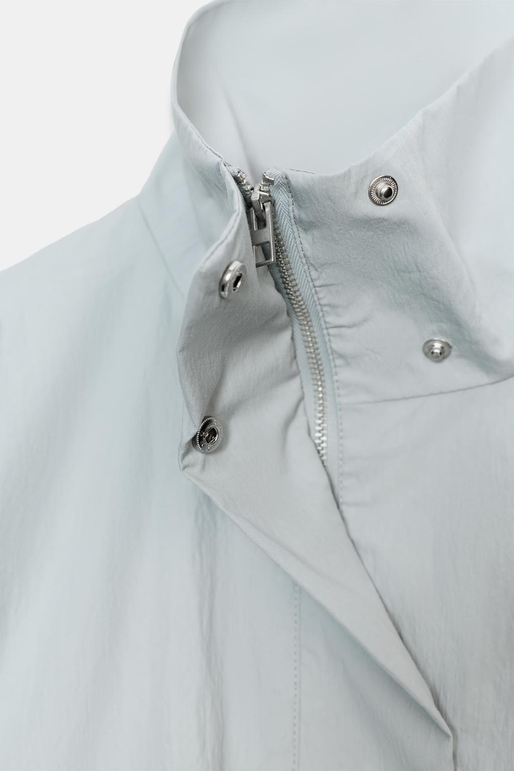 КУРТКА С ВЫСОКИМ ВОРОТНИКОМ