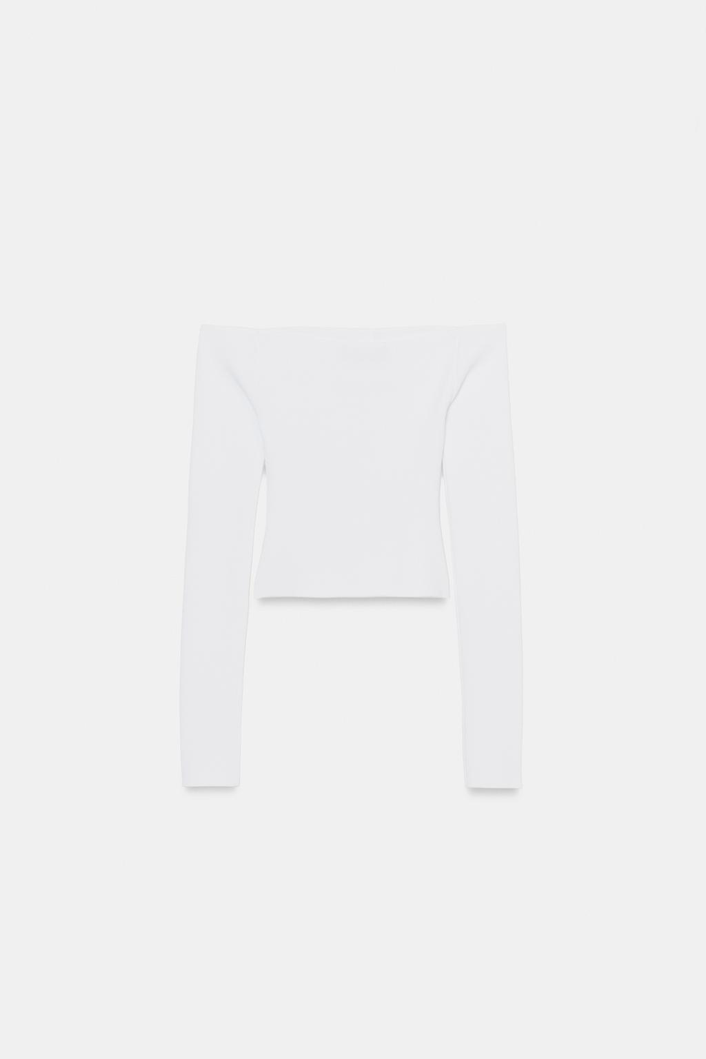 ПРИТАЛЕННЫЙ ТРИКОТАЖНЫЙ ТОП С ВЫРЕЗОМ