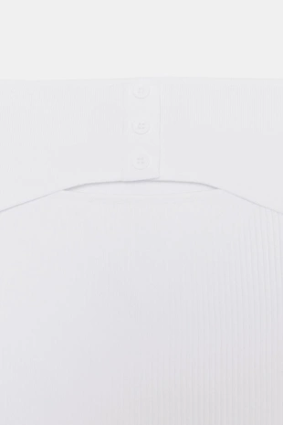 Приталенный трикотажный топ с вырезом- Заказать в России