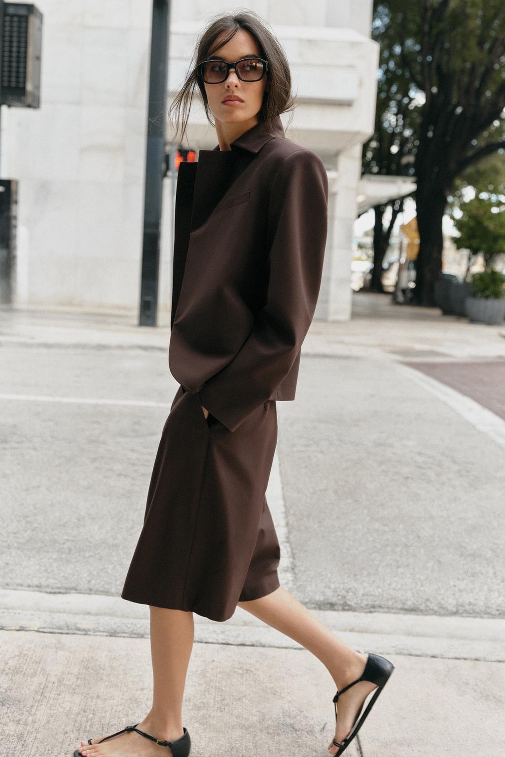 ДЛИННЫЕ БЕРМУДЫ С ЗАЩИПАМИ