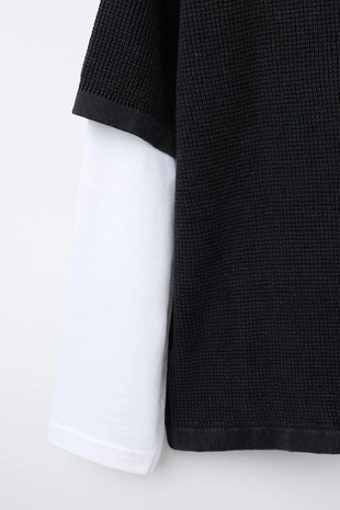 Футболка с двойными рукавами и надписью- Заказать в России