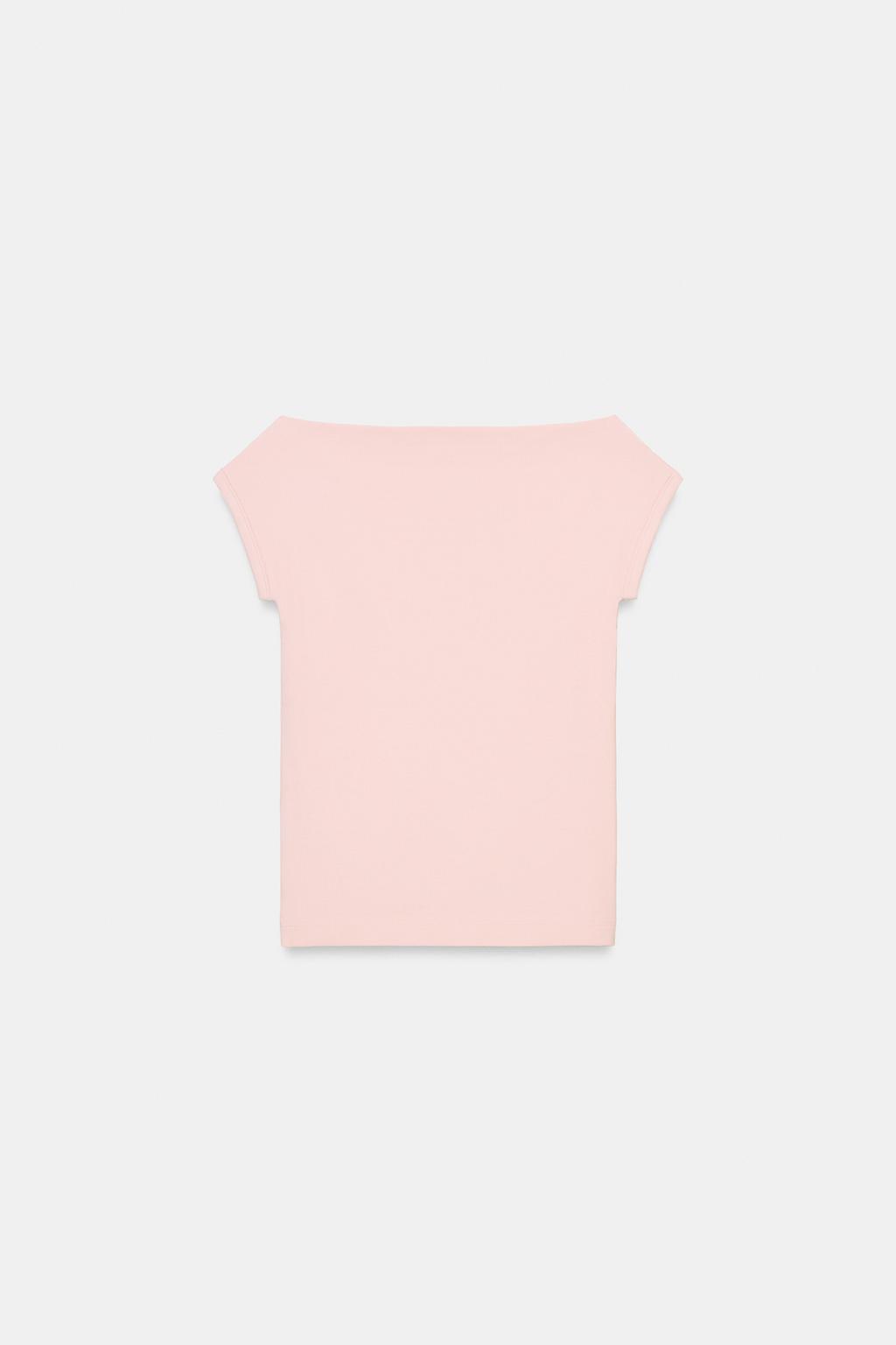 ФУТБОЛКА С ВЫРЕЗОМ ЛОДОЧКОЙ