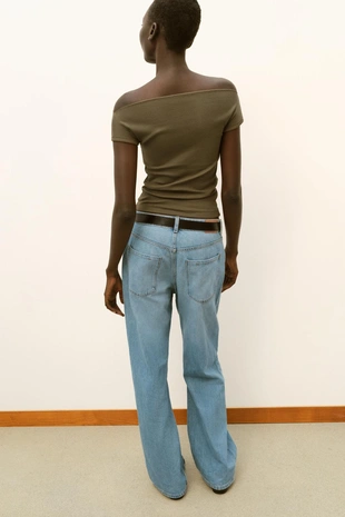 Футболка с вырезом лодочкой- Заказать в России