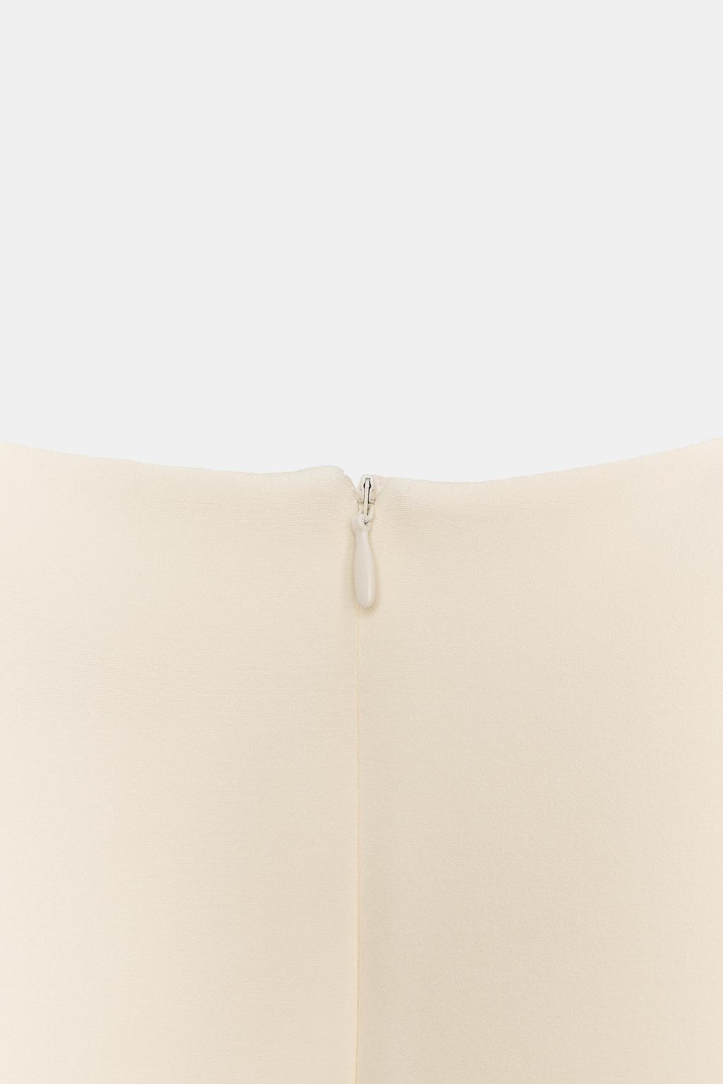 КОРОТКОЕ ПЛАТЬЕ СО СКЛАДКАМИ И КАРМАНАМИ