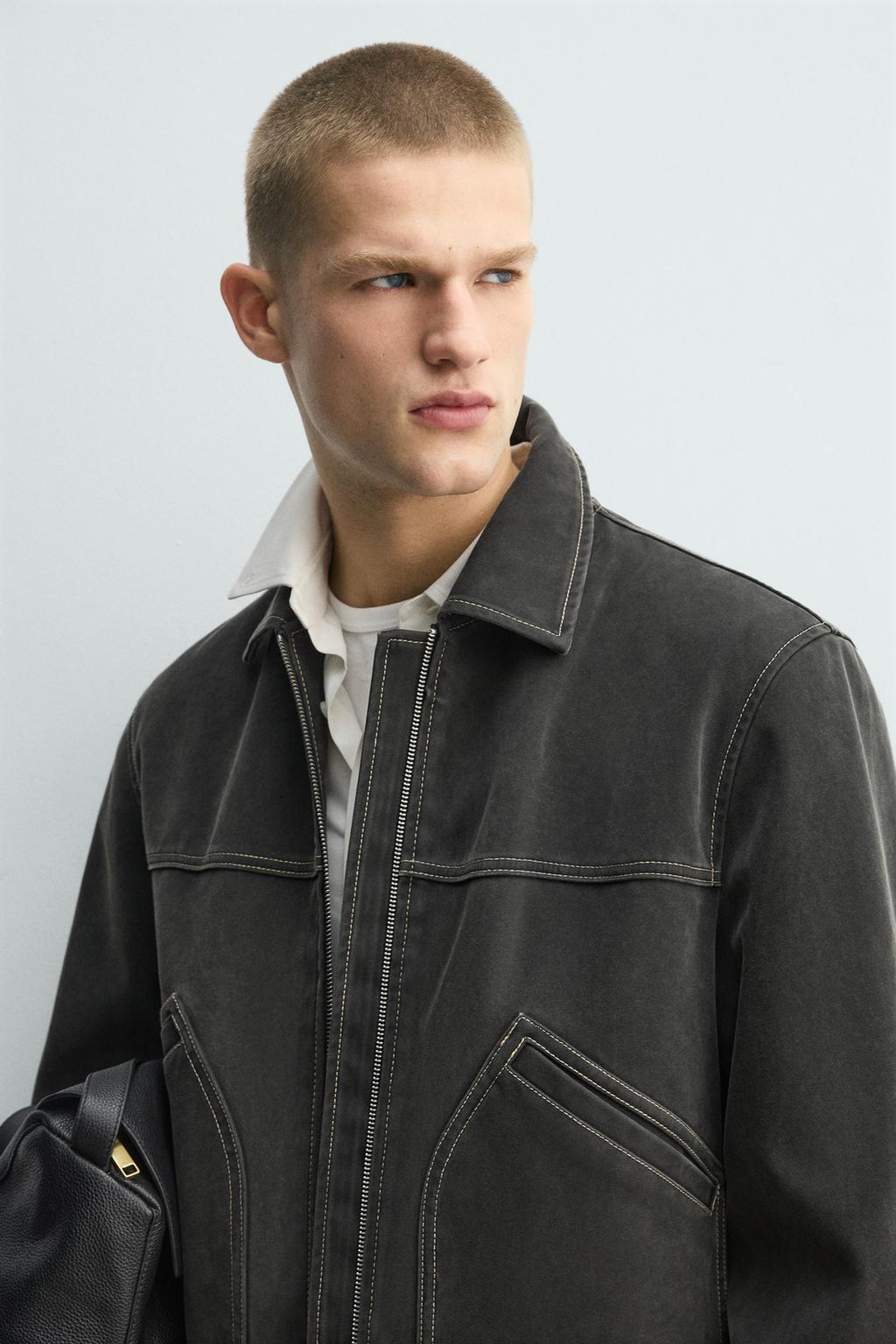 КУРТКА С ЭФФЕКТОМ ПОТЕРТОСТИ И ДЕКОРАТИВНОЙ СТРОЧКОЙ