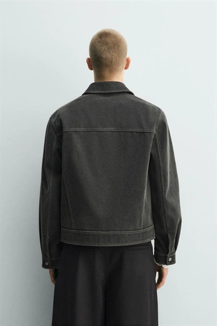 Куртка с эффектом потертости и декоративной строчкой