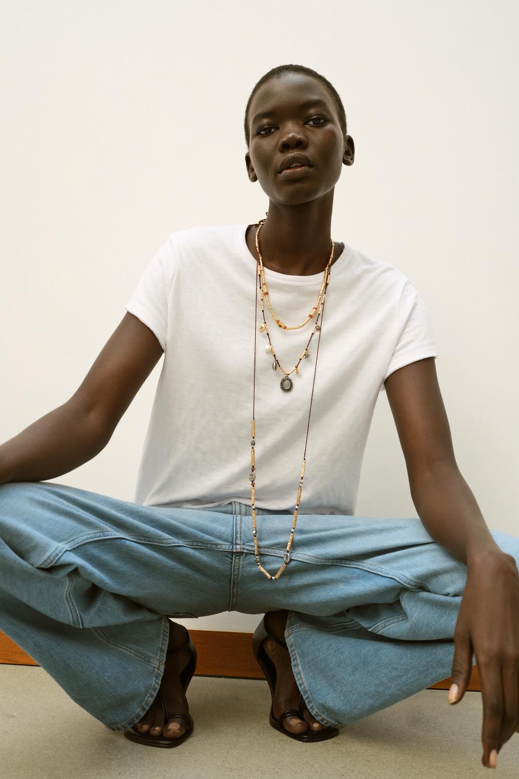 Набор из 3 шнурковых ожерелий с подвесками и драгоценными камнями