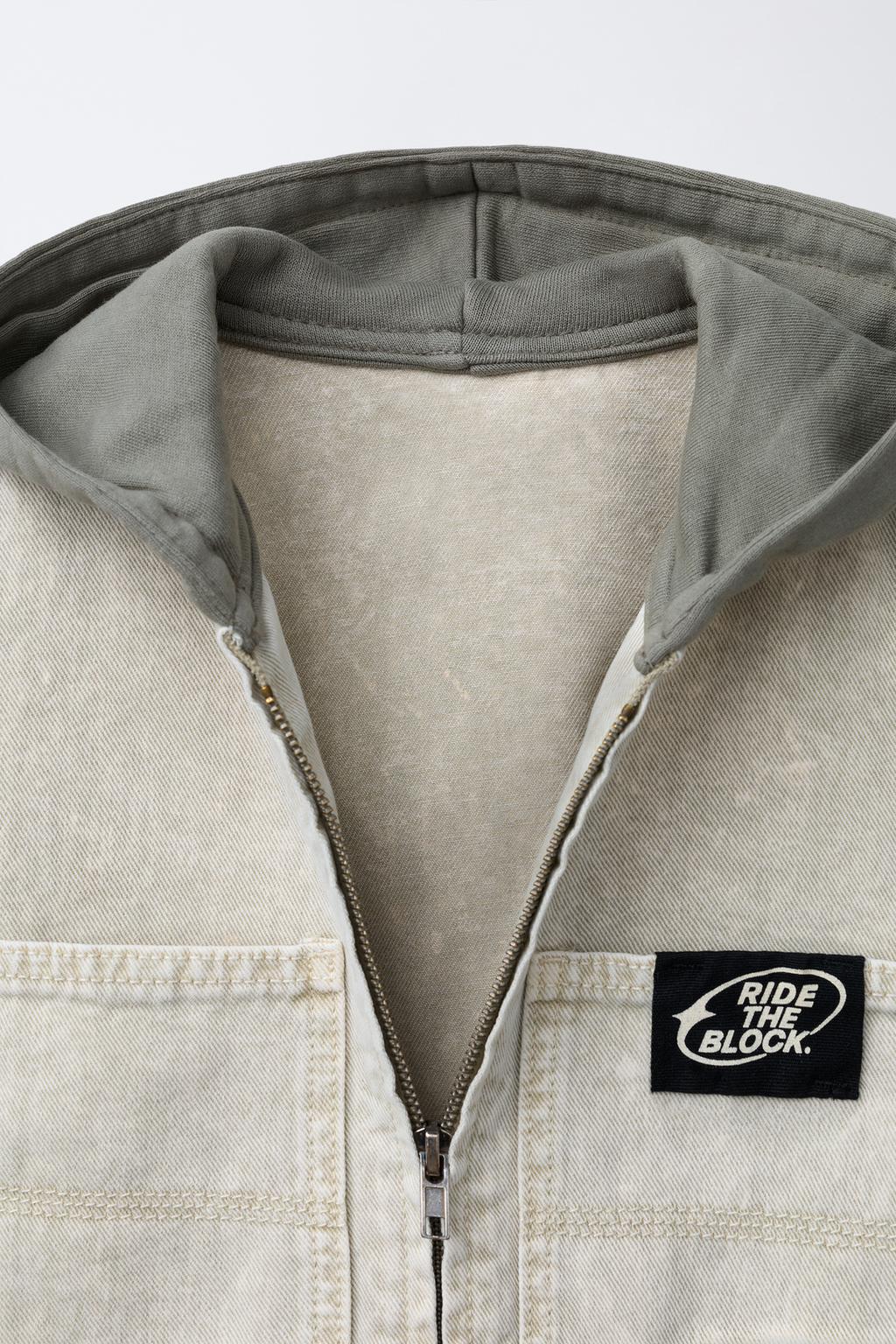 КУРТКА-РУБАШКА ИЗ САРЖИ С ЭФФЕКТОМ ВЫЦВЕТАНИЯ И КАПЮШОНОМ ИЗ ПЛЮША