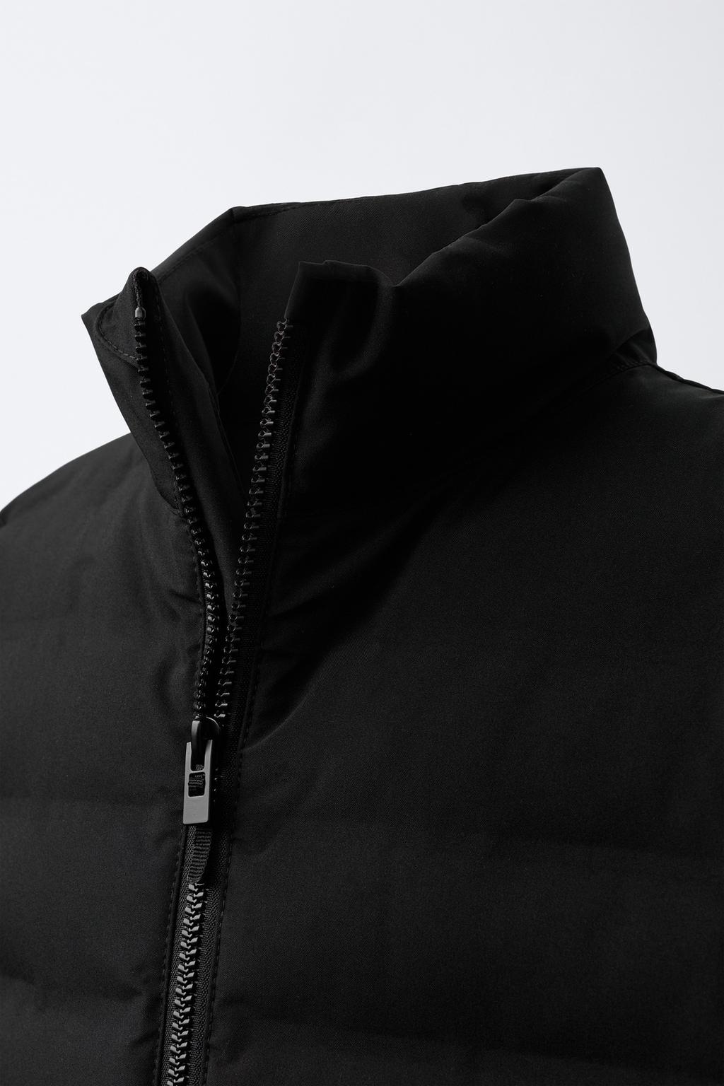 СТЕГАНАЯ КУРТКА С НЕОПРЕНОВЫМИ РУКАВАМИ