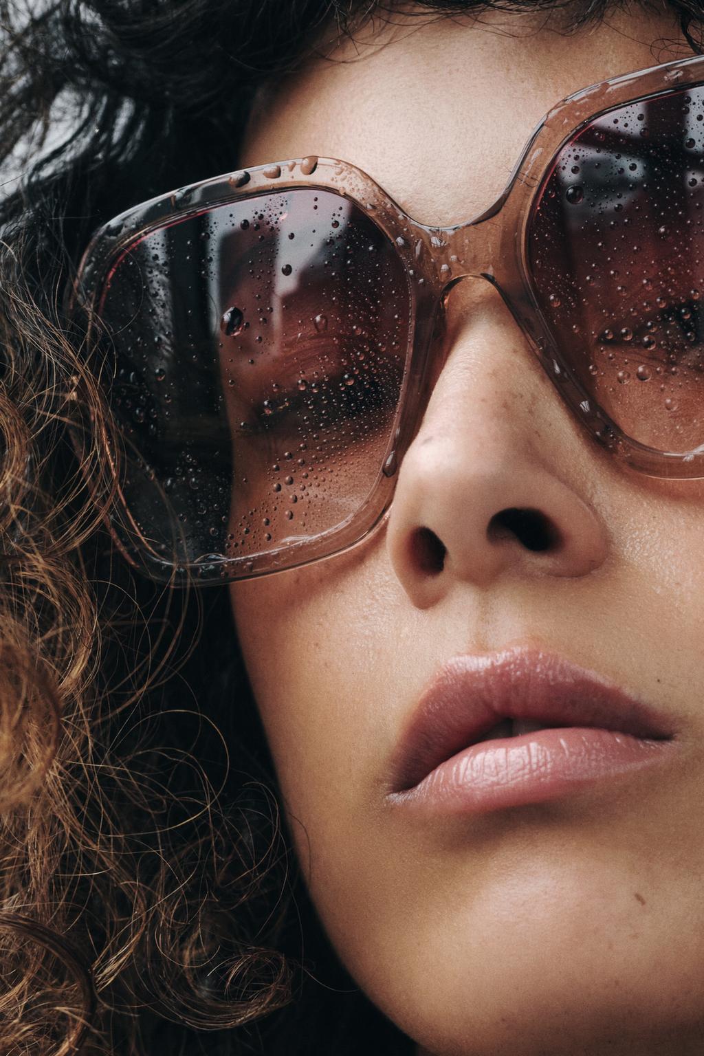 СОЛНЦЕЗАЩИТНЫЕ ОЧКИ В КВАДРАТНОЙ ОПРАВЕ