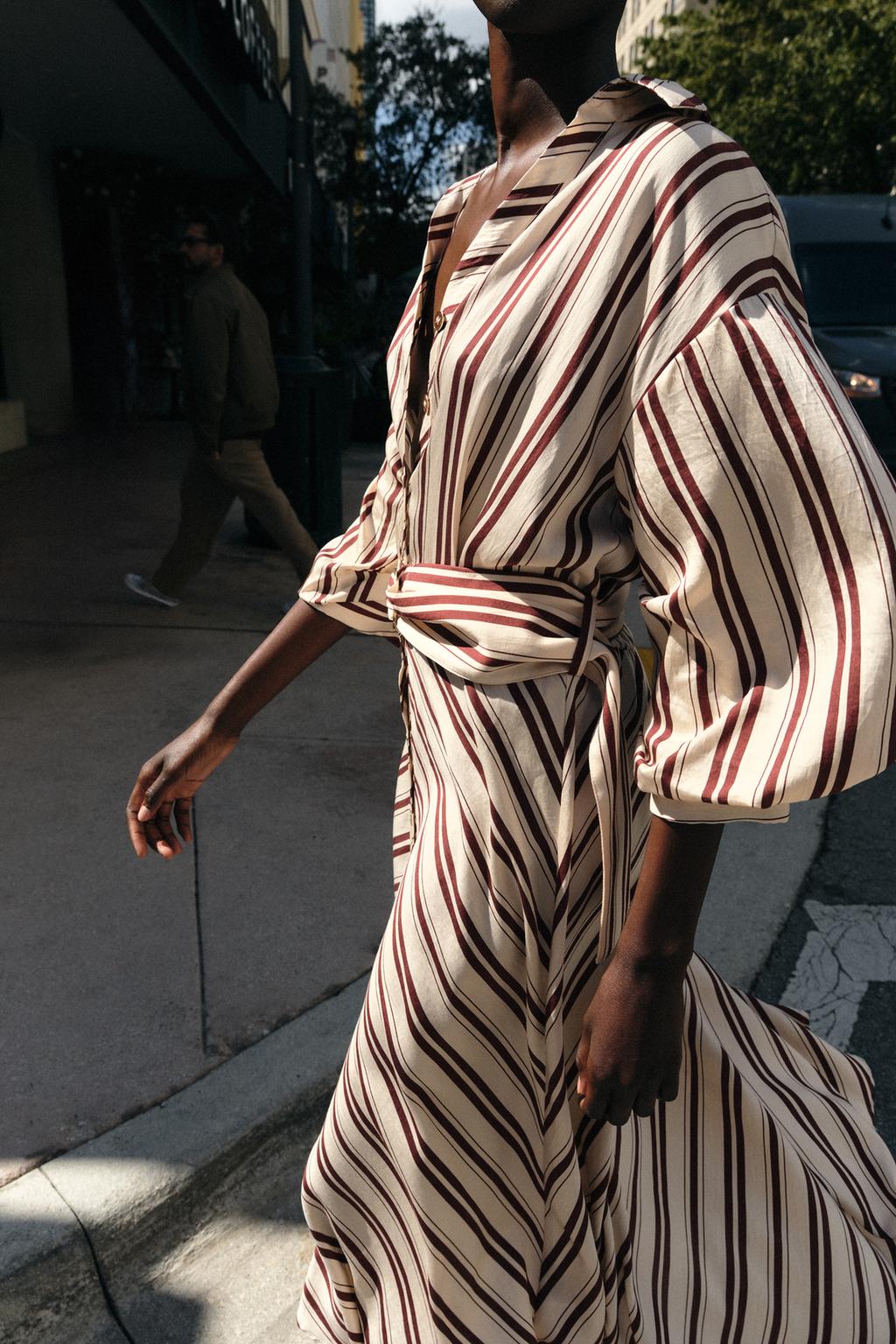 ПЛАТЬЕ МИДИ В ПОЛОСКУ С РЕМНЕМ