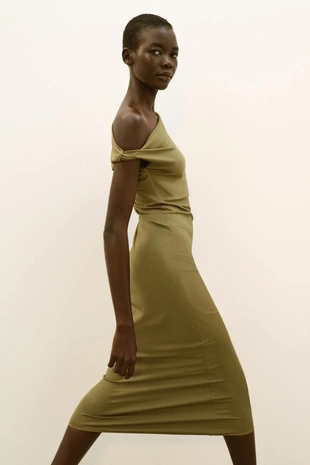 Платье миди асимметричного кроя- Заказать в России