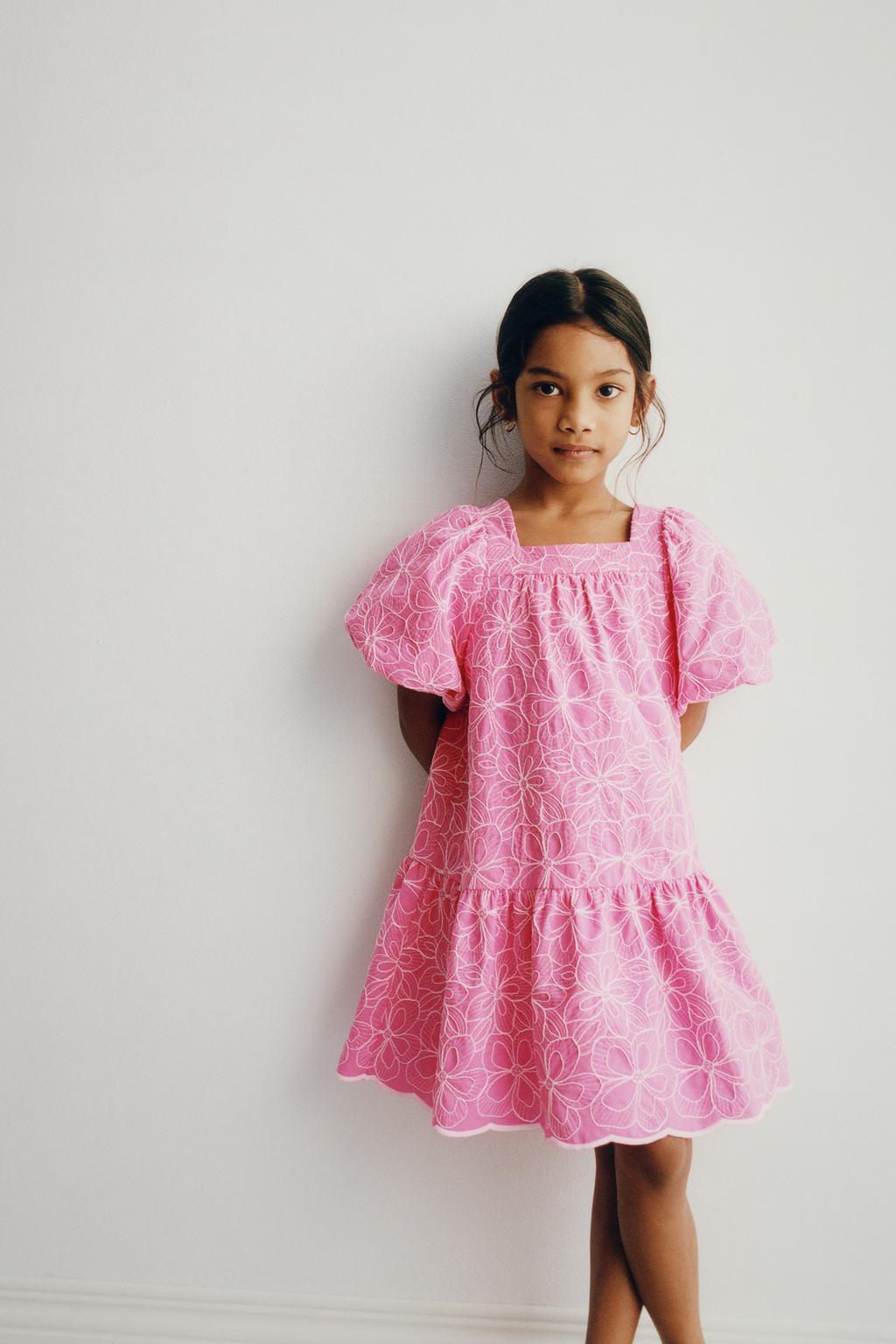 ПЛАТЬЕ С ЦВЕТОЧНОЙ ВЫШИВКОЙ