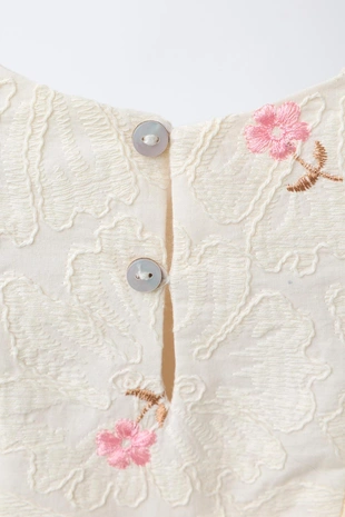 Блуза с вышитыми цветами- Заказать в России