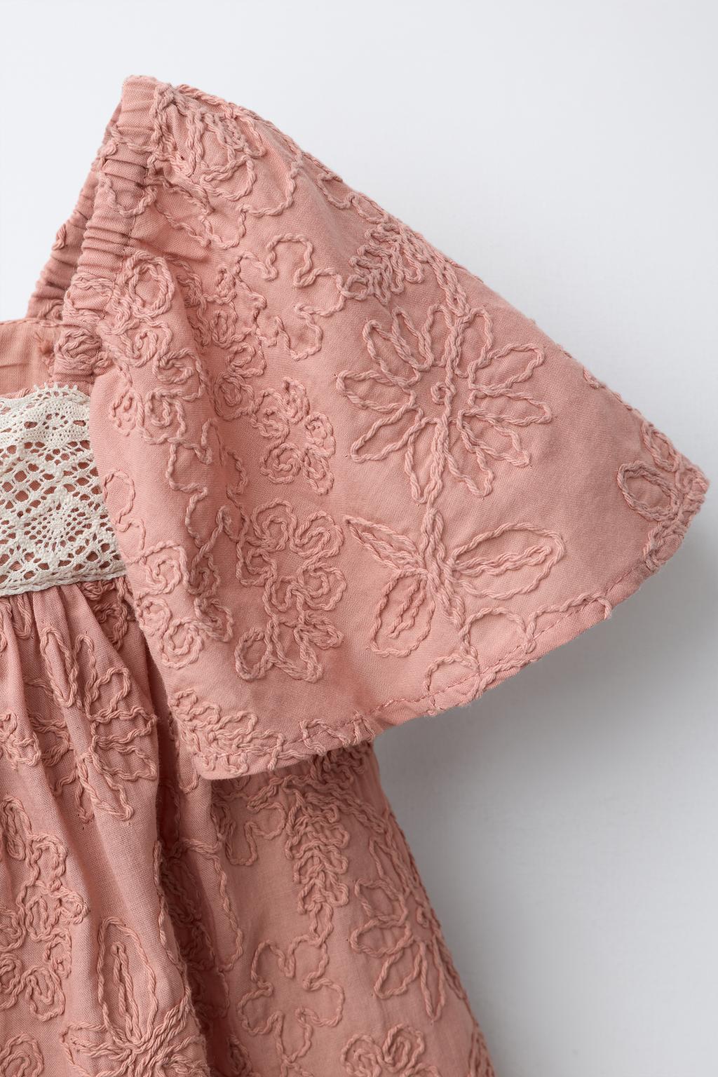 БЛУЗА С ВЫШИВКОЙ И КРУЖЕВОМ