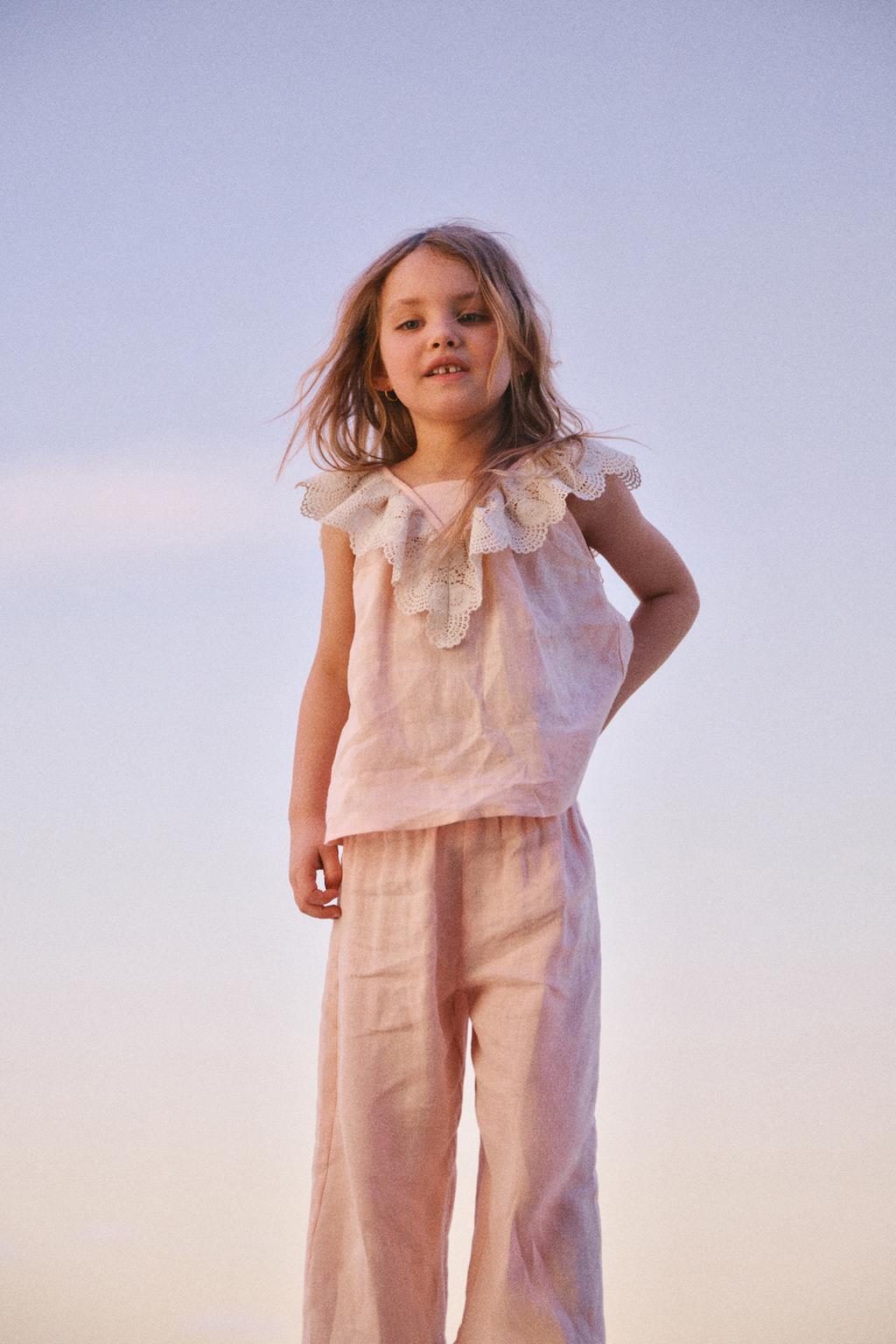 ЛЬНЯНАЯ БЛУЗКА С КРУЖЕВОМ