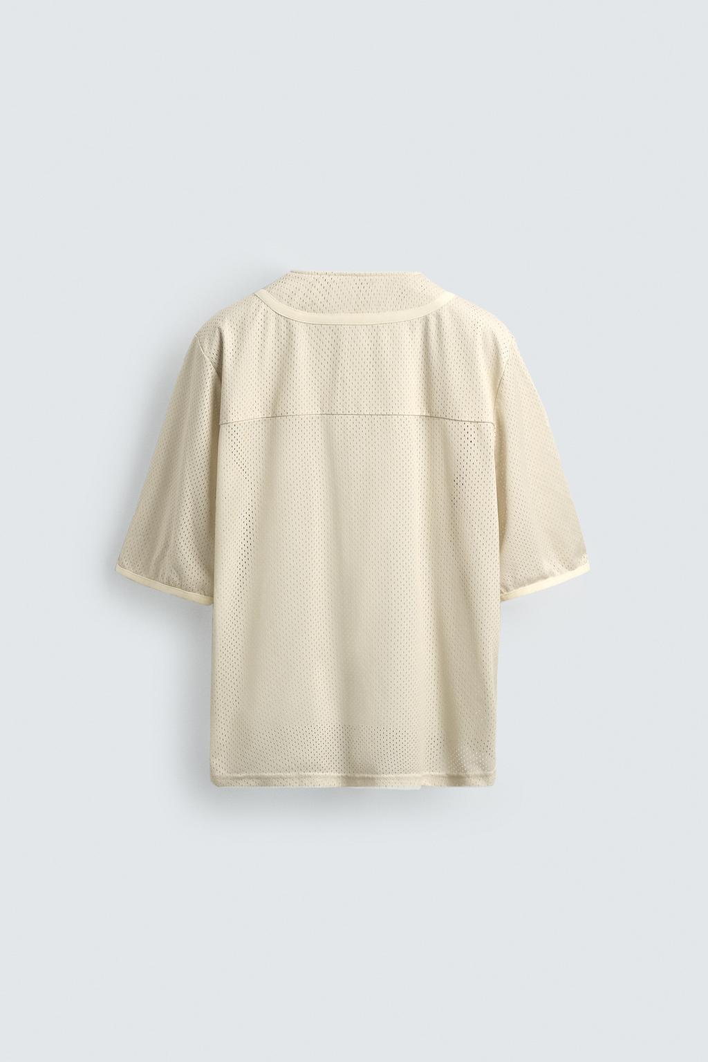 РУБАШКА С ВЫШИВКОЙ И РЕЛЬЕФНЫМ УЗОРОМ