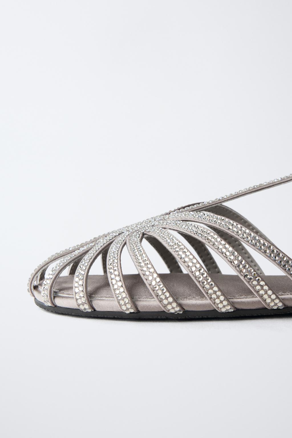 САНДАЛИИ С БЛЕСТКАМИ