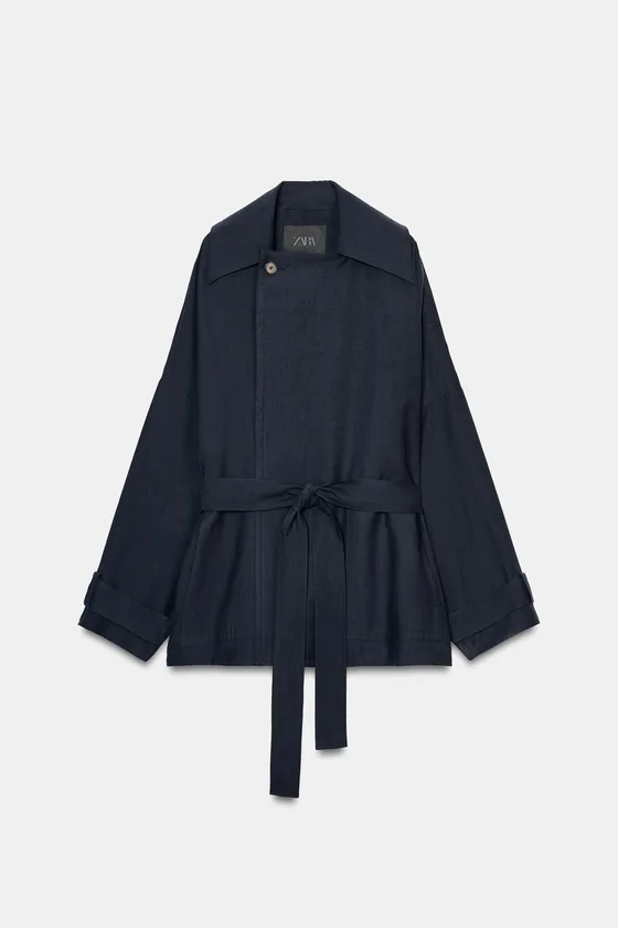 КОРОТКИЙ СТРУЯЩИЙСЯ ТРЕНЧ — коллекция Zara «ZW»