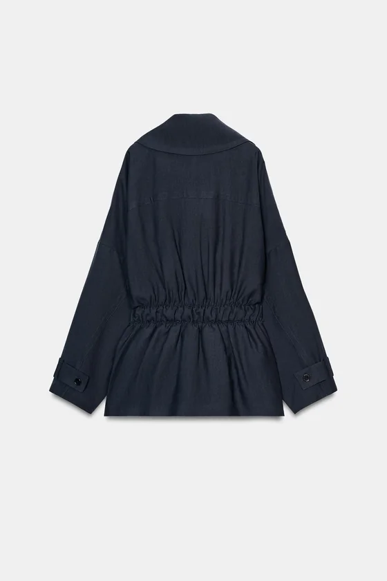 КОРОТКИЙ СТРУЯЩИЙСЯ ТРЕНЧ — коллекция Zara «ZW»