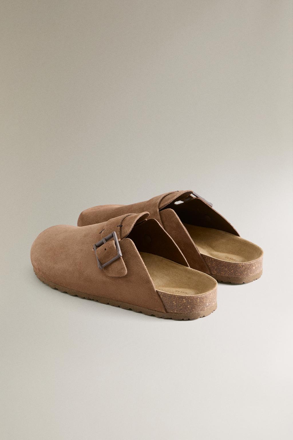 Клоги из кожи с пряжкой и деталями строчки