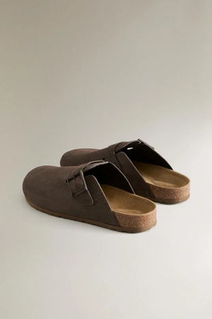 Клоги из кожи с пряжкой и деталями стежки