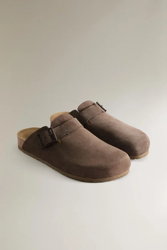 Клоги из кожи с пряжкой и деталями стежки