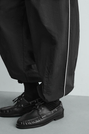 Технические брюки-джоггеры с контрастными полосами- Заказать в России