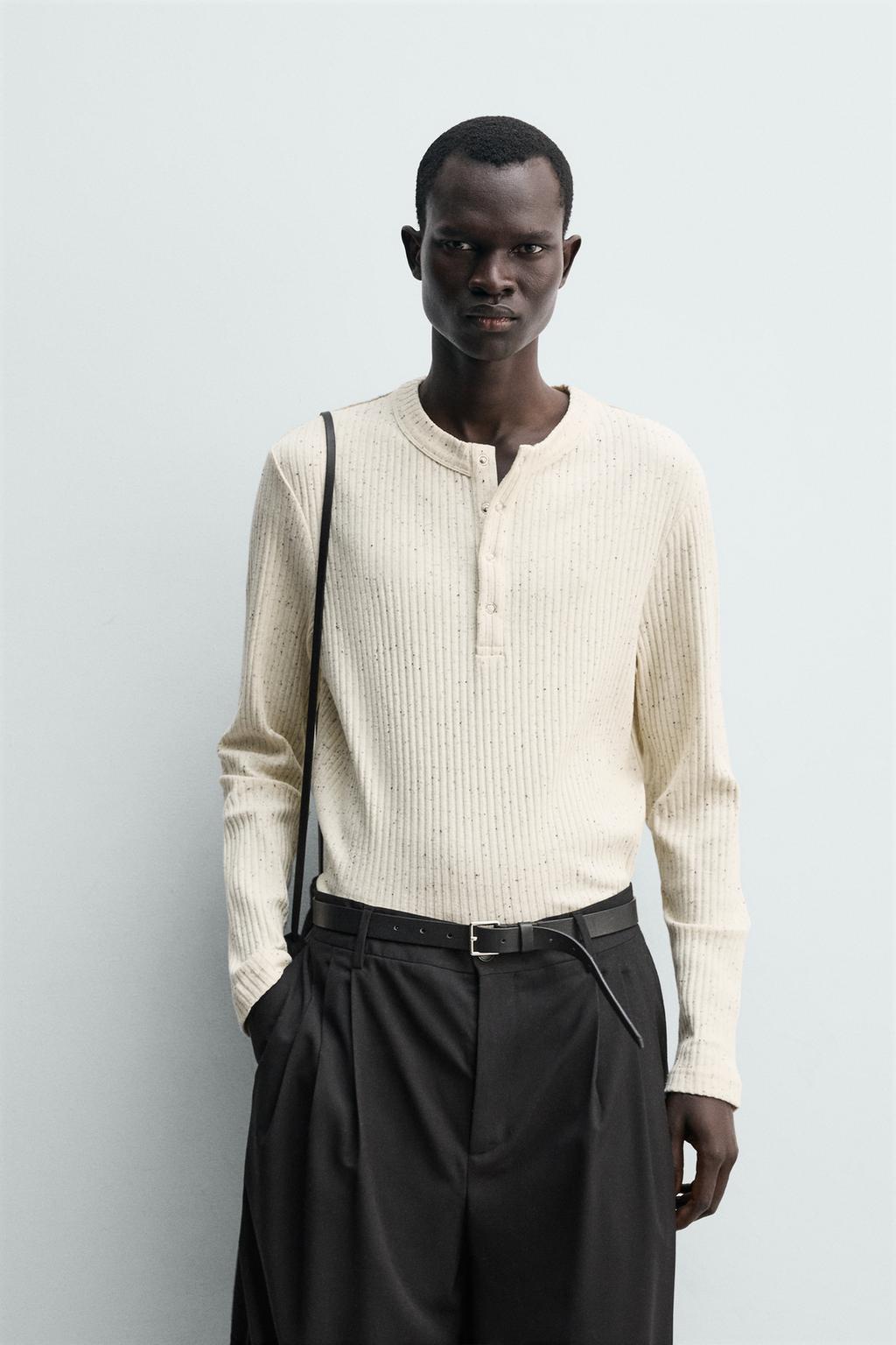 ФУТБОЛКА В РУБЧИК С ВОРОТНИКОМ НА КНОПКАХ