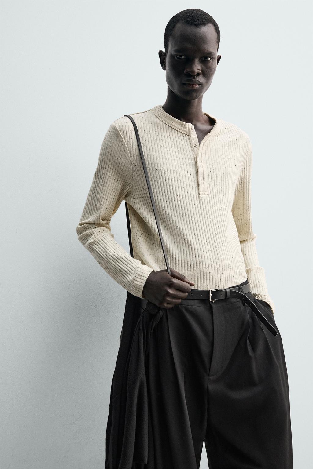 ФУТБОЛКА В РУБЧИК С ВОРОТНИКОМ НА КНОПКАХ