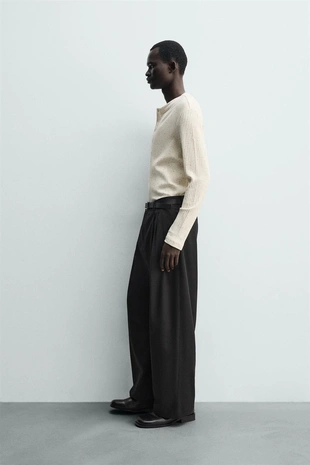 Футболка в рубчик с воротником на кнопках- Заказать в России