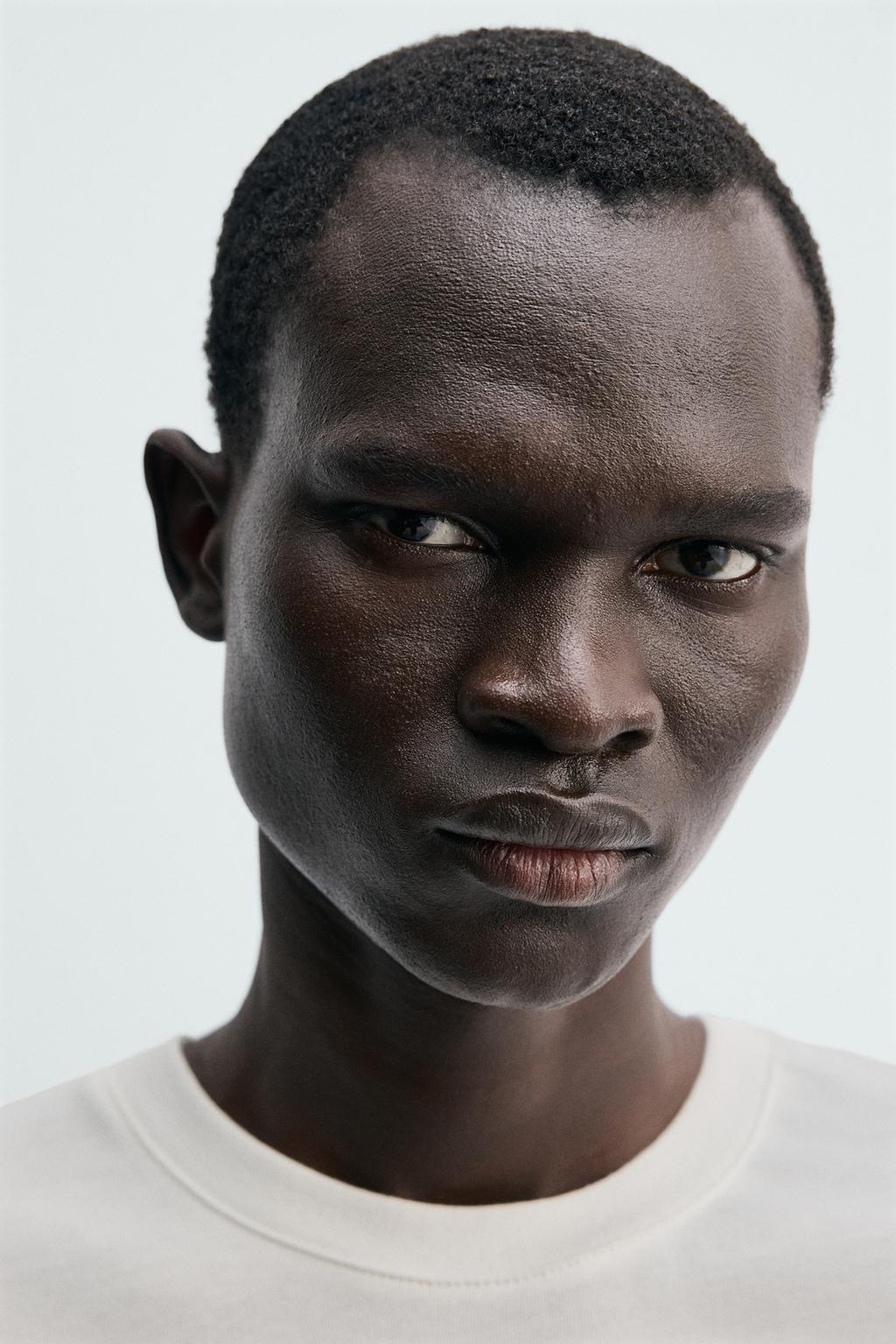 ФУТБОЛКА С РЕЛЬЕФНЫМ ПРИНТОМ