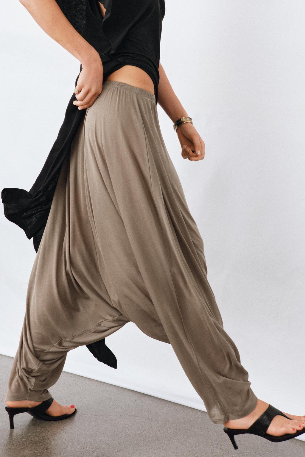 СВОБОДНЫЕ СТРУЯЩИЕСЯ БРЮКИ