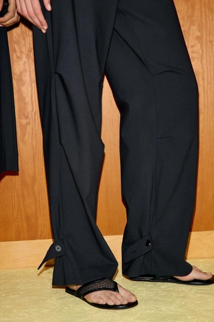 Прямые брюки с хлястиками- Заказать в России