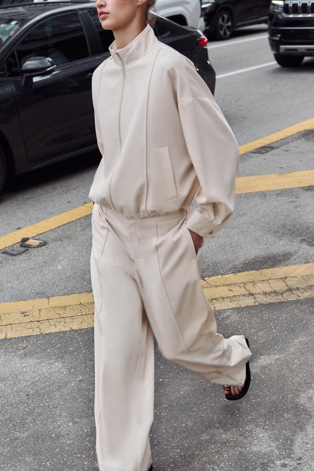 ПРЯМЫЕ БРЮКИ С ДЕКОРАТИВНОЙ СТРОЧКОЙ