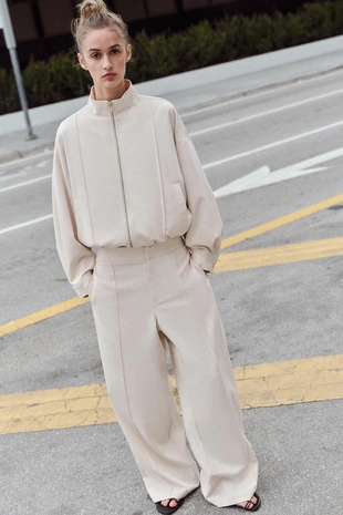 Прямые брюки с декоративной строчкой- Заказать в России