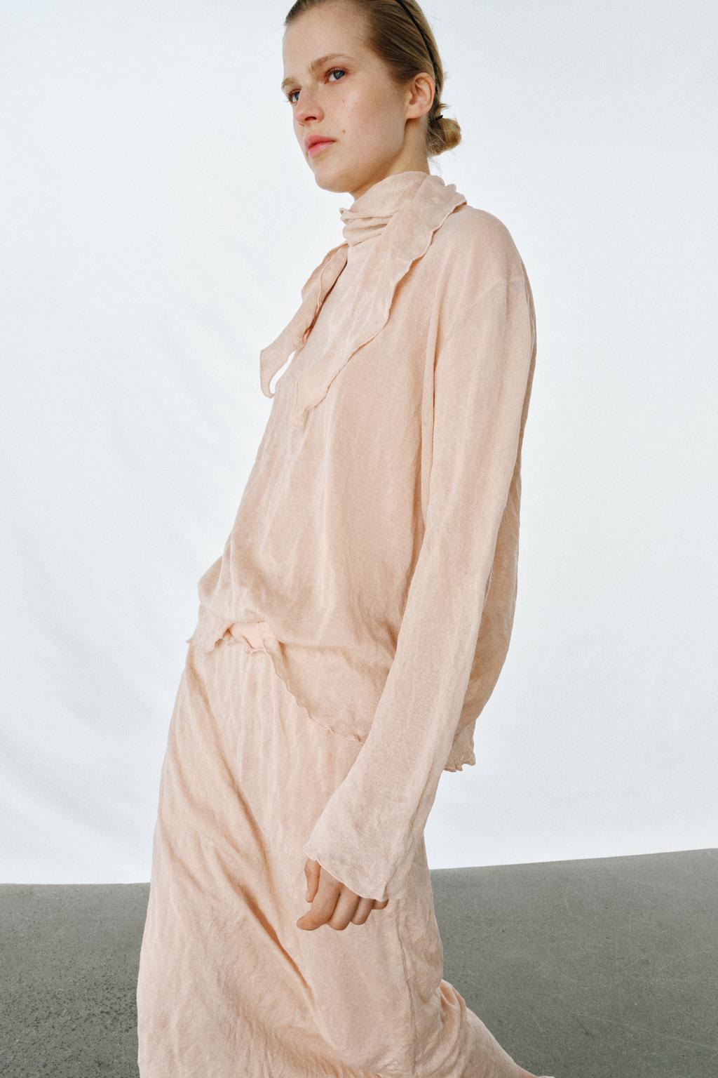 ВЯЗАНЫЙ СВИТЕР С БАНТОМ И ЖАТЫМ ЭФФЕКТОМ