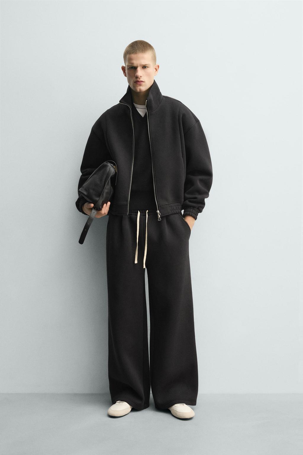 УКОРОЧЕННАЯ КУРТКА ИЗ ВЫСОКОТЕХНОЛОГИЧНОЙ ТКАНИ