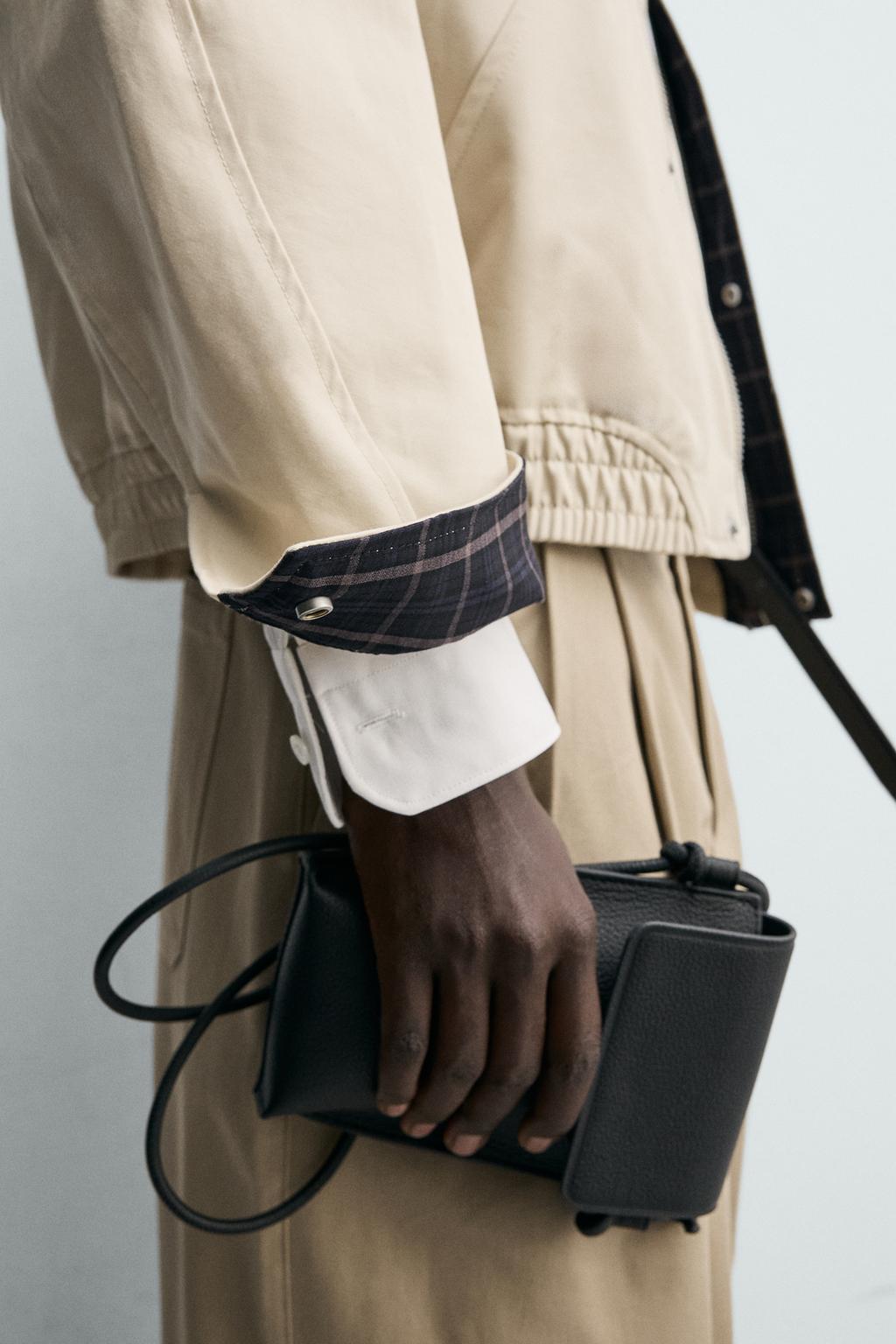 КУРТКА С КОНТРАСТНЫМ ВОРОТНИКОМ