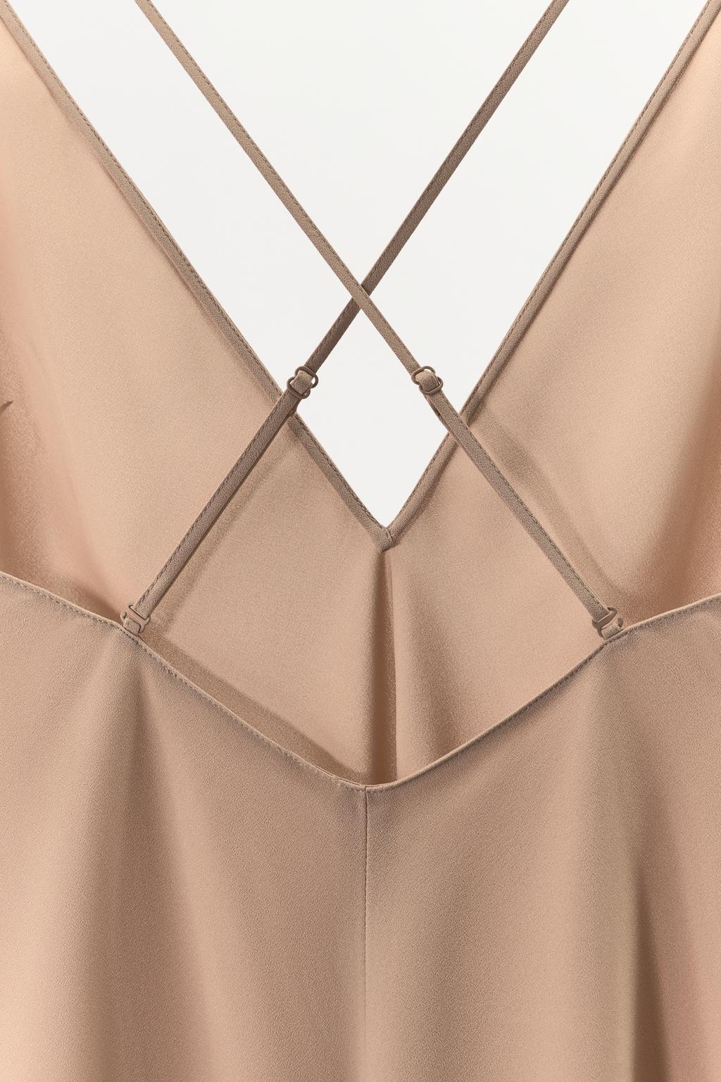 ПЛАТЬЕ-КОМБИНАЦИЯ С МНОГОФУНКЦИОНАЛЬНЫМИ БРЕТЕЛЯМИ