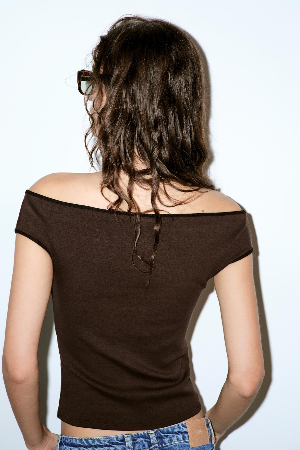 ТОП ОБЛЕГАЮЩЕГО КРОЯ С КОНТРАСТНЫМИ ДЕТАЛЯМИ