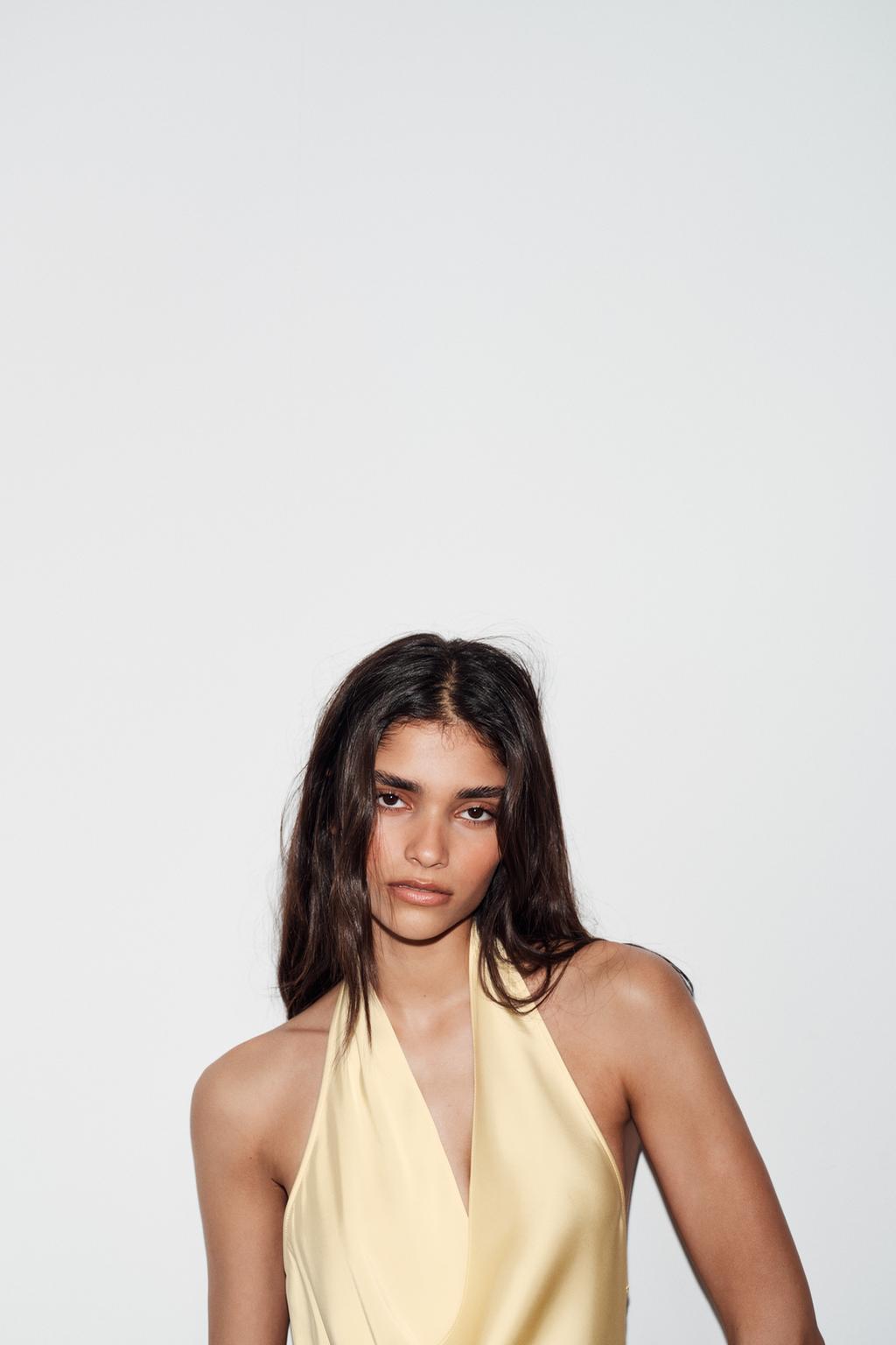 АТЛАСНЫЙ ТОП С ГОРЛОВИНОЙ ХАЛТЕР