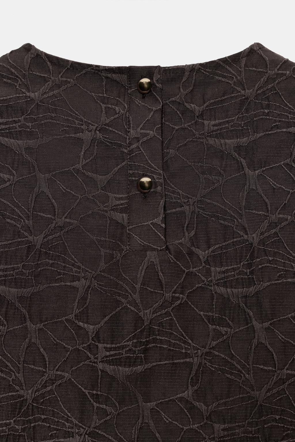 ТОП С БАСКОЙ И РУКАВАМИ-БУФФ