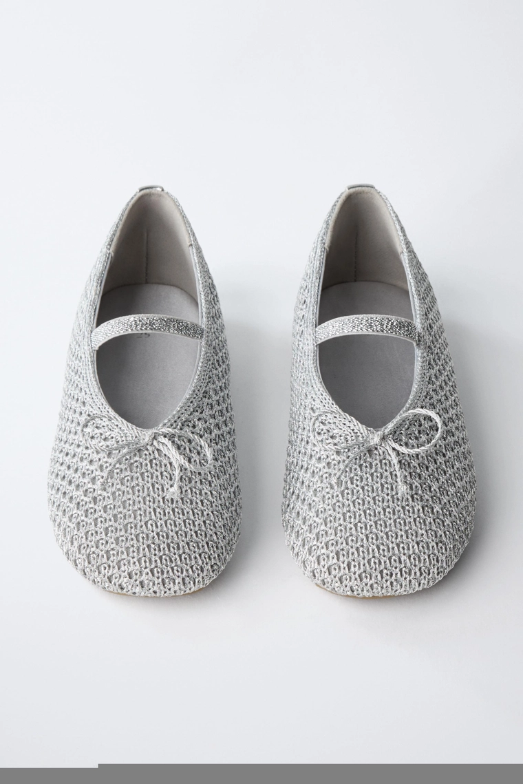 Балетки с металлическим кружевным отделкой