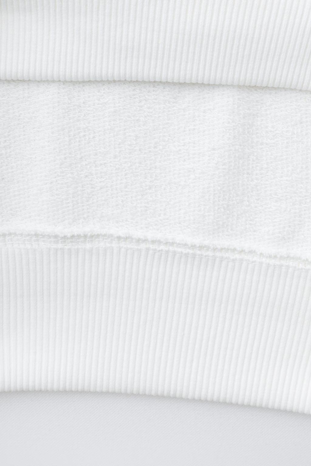 ТОЛСТОВКА С НАШИВКАМИ И НАДПИСЯМИ