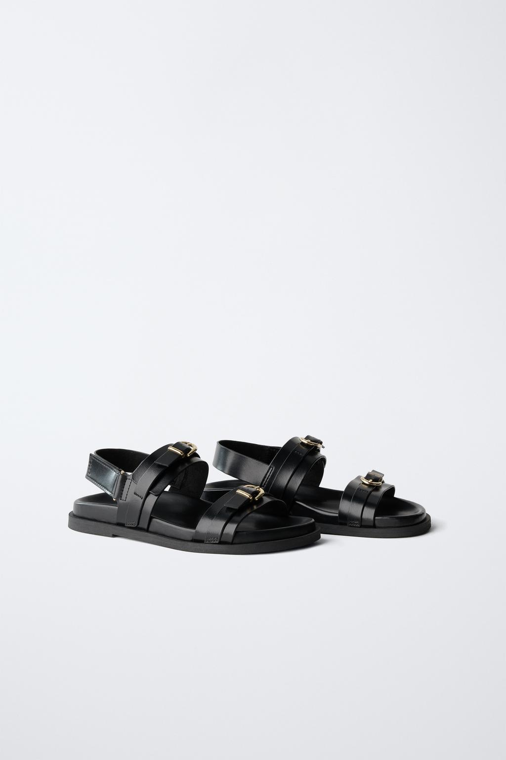 САНДАЛИИ С ПРЯЖКАМИ
